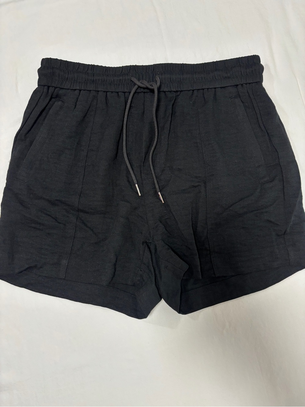 HALARA Black Elastic Waist Shorts